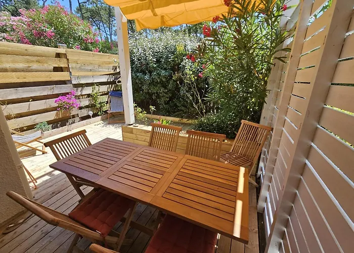Lovely Triplex With Terrace & Garden Near Ocean Ferienhaus