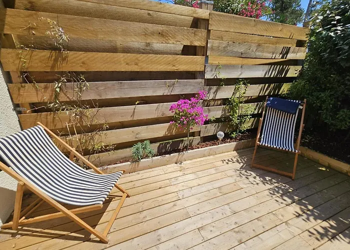 Lovely Triplex With Terrace & Garden Near Ocean
